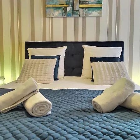 D'hotes De Verdigne Piscine Chauffee Parking Wifi Bed & Breakfast *
