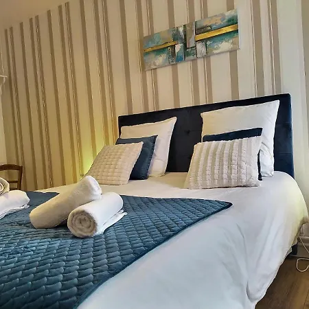 D'hotes De Verdigne Piscine Chauffee Parking Wifi 住宿加早餐酒店 勒芒