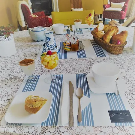 Bed and Breakfast D'hotes De Verdigne Piscine Chauffee Parking Wifi Λε Μανς