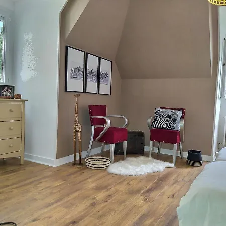 D'hotes De Verdigne Piscine Chauffee Parking Wifi Bed and Breakfast Λε Μανς