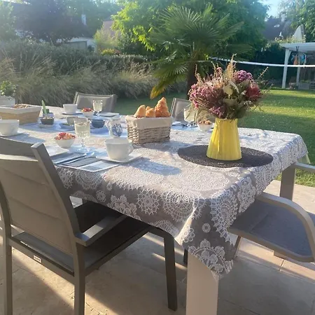 Couette-café D'hôtes De Verdigné Piscine Chauffée Parking Wifi 3*