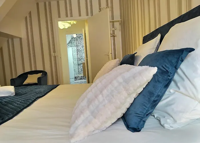 Bed & Breakfast D'hôtes De Verdigné Piscine Chauffée Parking Wifi 3*