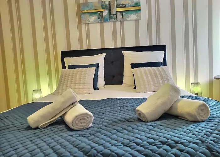 Bed & Breakfast D'hôtes De Verdigné Piscine Chauffée Parking Wifi 3*